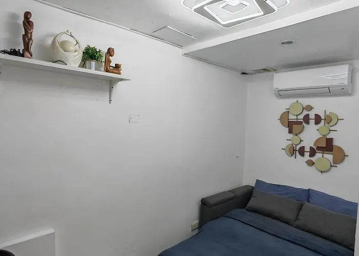 Aparthotel Forbes Town Manila